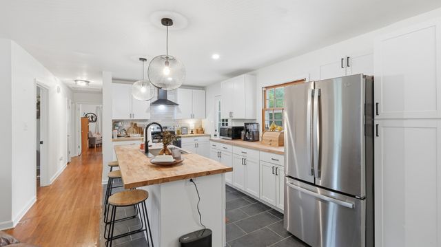 1100 Bragg Cir, Tullahoma, TN 37388