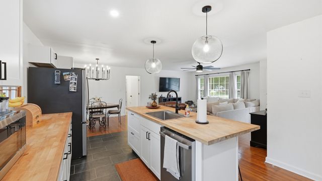 1100 Bragg Cir, Tullahoma, TN 37388