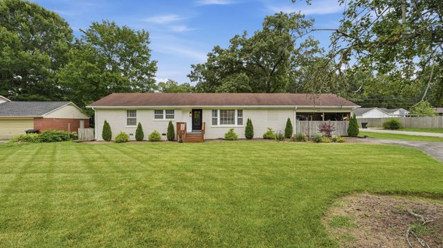 1100 Bragg Cir, Tullahoma, TN 37388