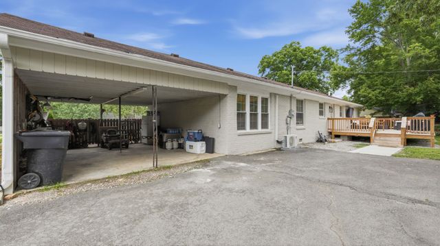 1100 Bragg Cir, Tullahoma, TN 37388
