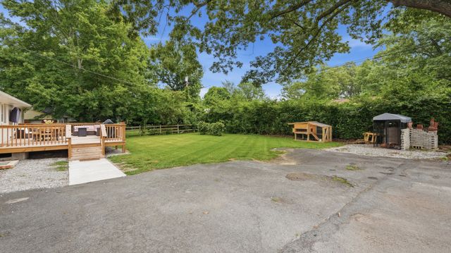 1100 Bragg Cir, Tullahoma, TN 37388
