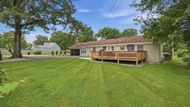 1100 Bragg Cir, Tullahoma, TN 37388