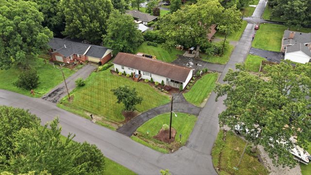 1100 Bragg Cir, Tullahoma, TN 37388
