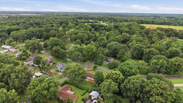 1100 Bragg Cir, Tullahoma, TN 37388
