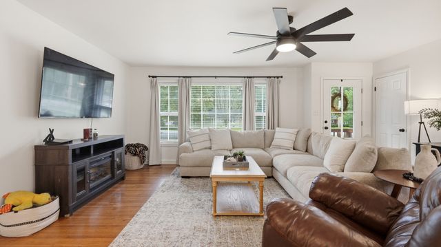 1100 Bragg Cir, Tullahoma, TN 37388