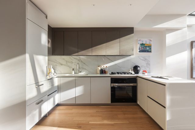 650 E 6TH Street TWH, New York City, NY 10009