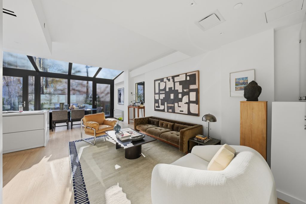 650 E 6TH Street TWH, New York City, NY 10009