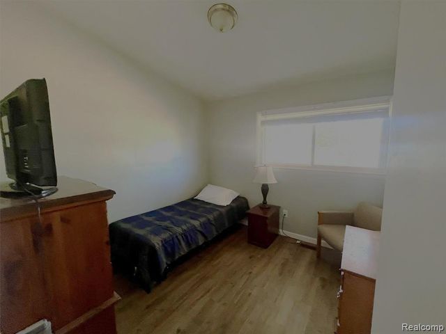 496 E Lovell Drive, Troy, MI 48085
