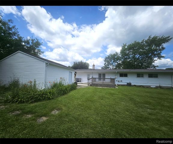 496 E Lovell Drive, Troy, MI 48085