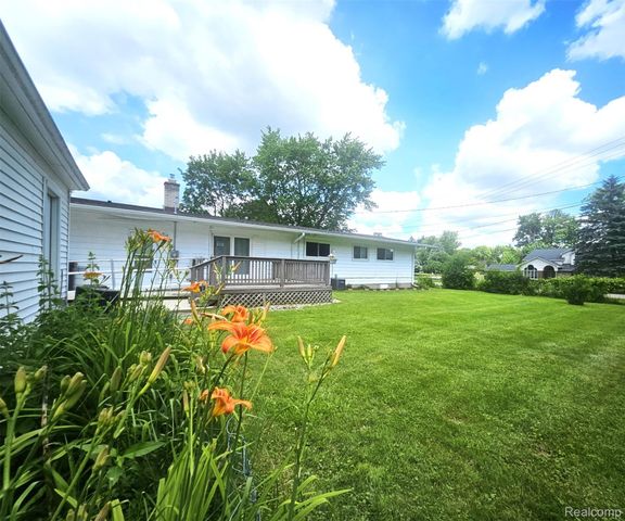 496 E Lovell Drive, Troy, MI 48085