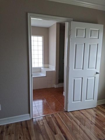 6622 Hoffman Street, Houston, TX 77028