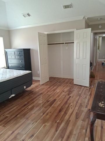 6622 Hoffman Street, Houston, TX 77028