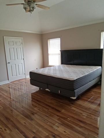 6622 Hoffman Street, Houston, TX 77028