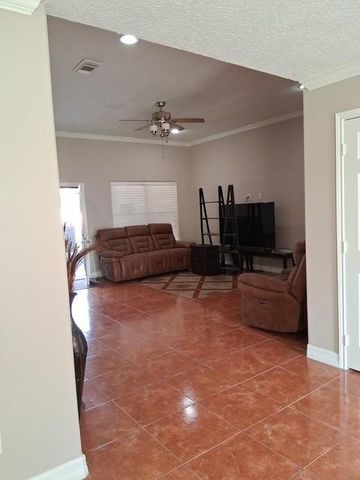 6622 Hoffman Street, Houston, TX 77028