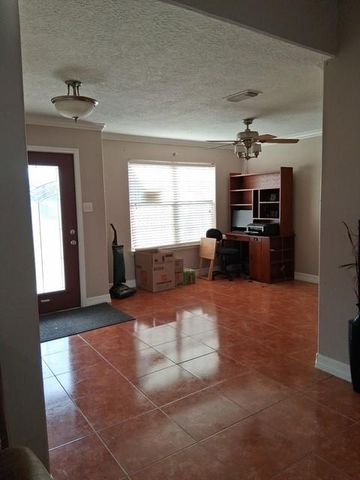 6622 Hoffman Street, Houston, TX 77028