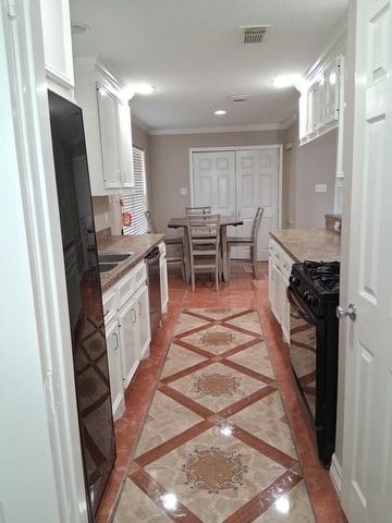 6622 Hoffman Street, Houston, TX 77028