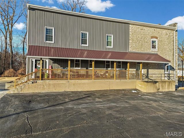 305 N Main Street, Ste Genevieve, MO 63670