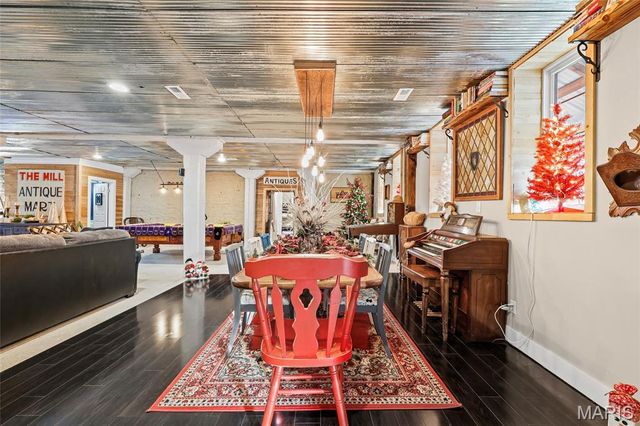 305 N Main Street, Ste Genevieve, MO 63670