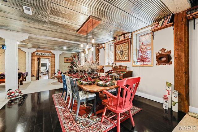 305 N Main Street, Ste Genevieve, MO 63670