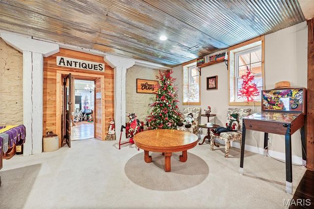 305 N Main Street, Ste Genevieve, MO 63670