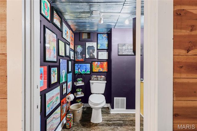 305 N Main Street, Ste Genevieve, MO 63670