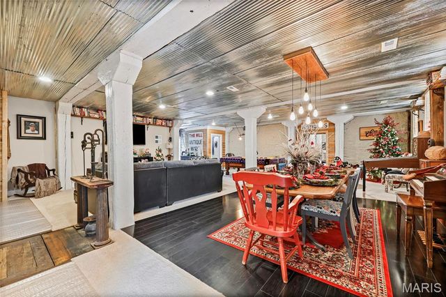 305 N Main Street, Ste Genevieve, MO 63670