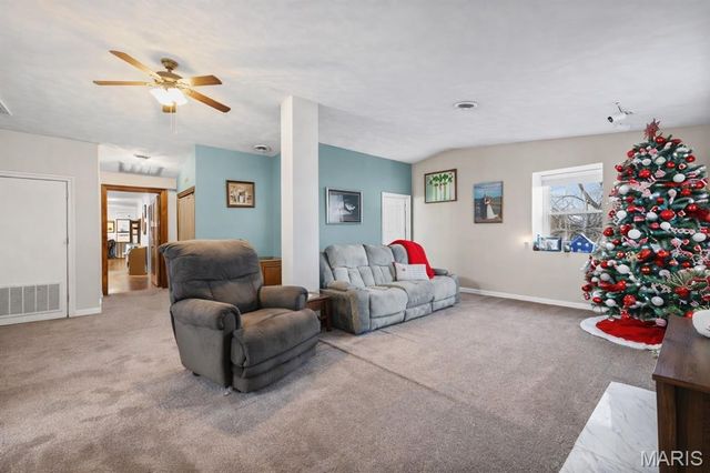 305 N Main Street, Ste Genevieve, MO 63670