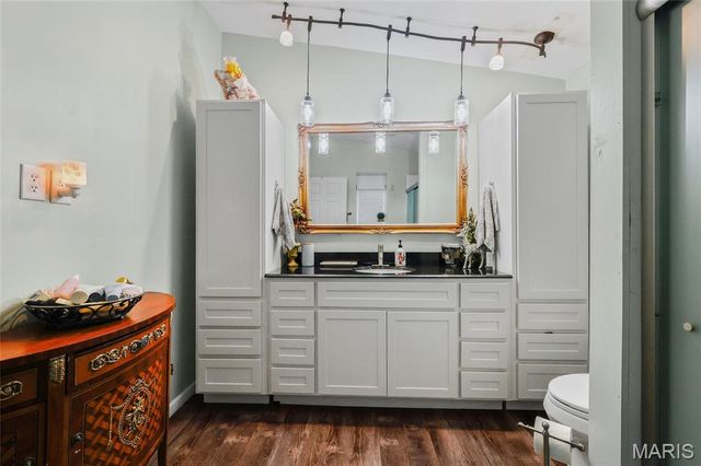 305 N Main Street, Ste Genevieve, MO 63670