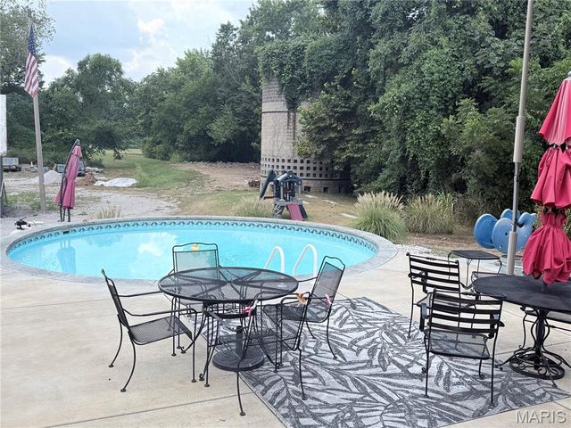 305 N Main Street, Ste Genevieve, MO 63670