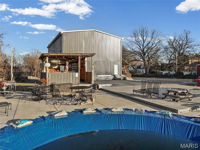 305 N Main Street, Ste Genevieve, MO 63670