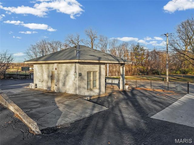 305 N Main Street, Ste Genevieve, MO 63670