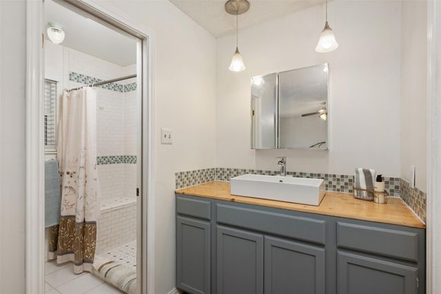 1408 Doonesbury DR, Austin, TX 78758