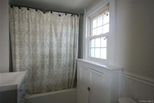 99 Centre Avenue, East Rockaway, NY 11518