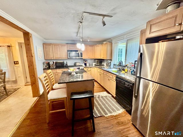 20 Hickok Avenue, Bethel, CT 06801