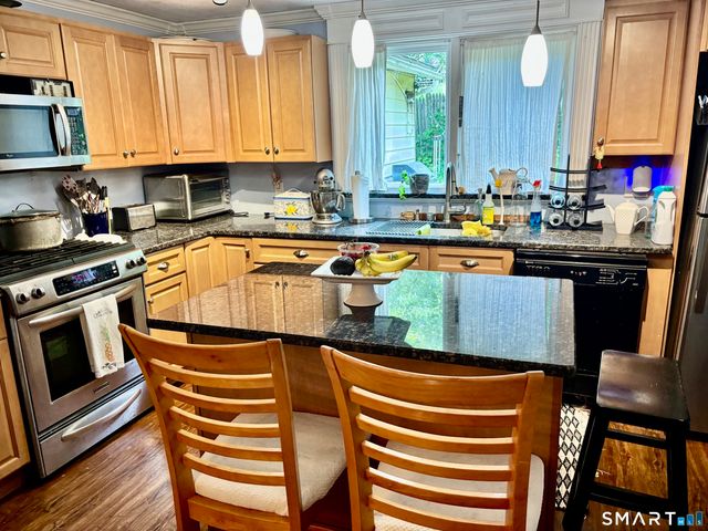 20 Hickok Avenue, Bethel, CT 06801