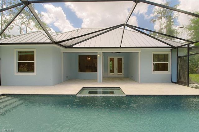 421 35th AVE NE, Naples, FL 34120