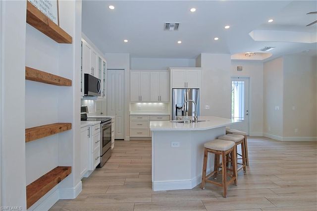 421 35th AVE NE, Naples, FL 34120