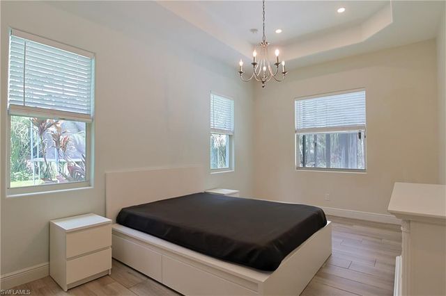 421 35th AVE NE, Naples, FL 34120