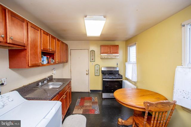 576 BATH, Bristol, PA 19007