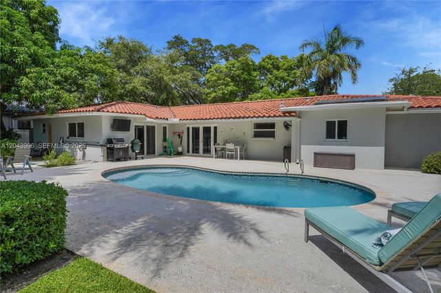 5721 SW 59th Ct, South Miami, FL 33143