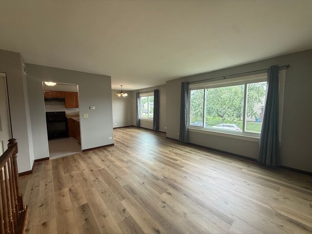 1954 Nautilus Lane, Hanover Park, IL 60133