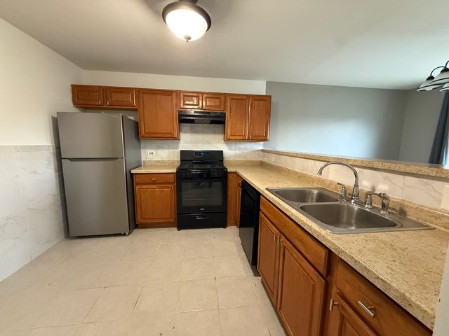 1954 Nautilus Lane, Hanover Park, IL 60133