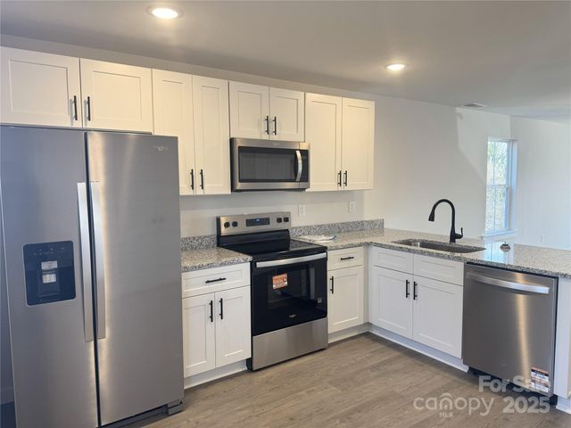 119 3rd Avenue SE, Hickory, NC 28602