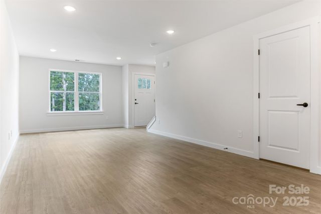 119 3rd Avenue SE, Hickory, NC 28602