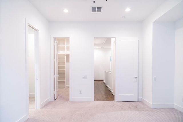 5869 E Post Oak Lane, Houston, TX 77055