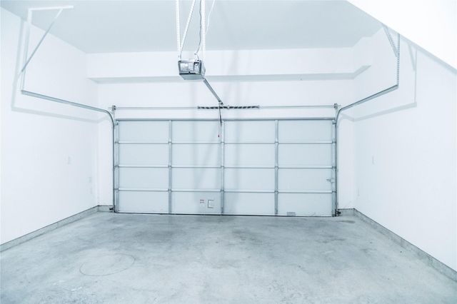 5869 E Post Oak Lane, Houston, TX 77055