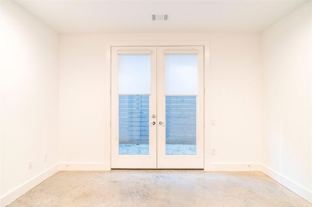 5869 E Post Oak Lane, Houston, TX 77055