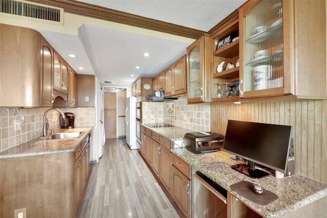 1620 S Ocean Boulevard 5L, Lauderdale-By-The-Sea # 5L, Pompano Beach, FL 33062