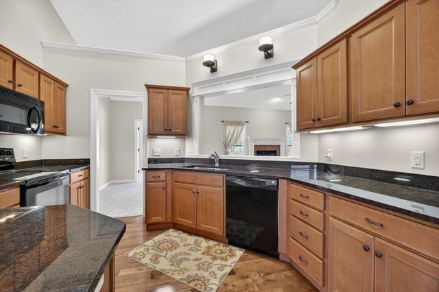 5446 Baraboo Court 5446, Davenport, IA 52804