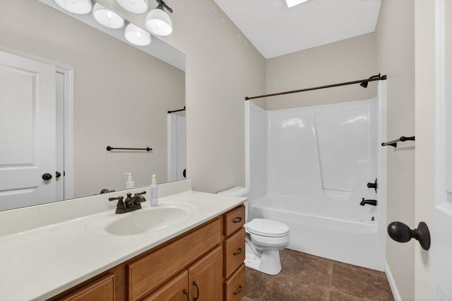 5446 Baraboo Court 5446, Davenport, IA 52804